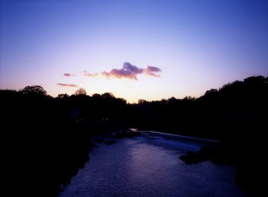 Weir ve river liffey, lucan, co dublin, İrlanda