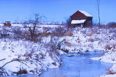 donmuş kış creek yakınında terkedilmiş shack