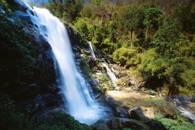 doi Inthanon Milli Parkı, Tayland Mae klang düşüyor