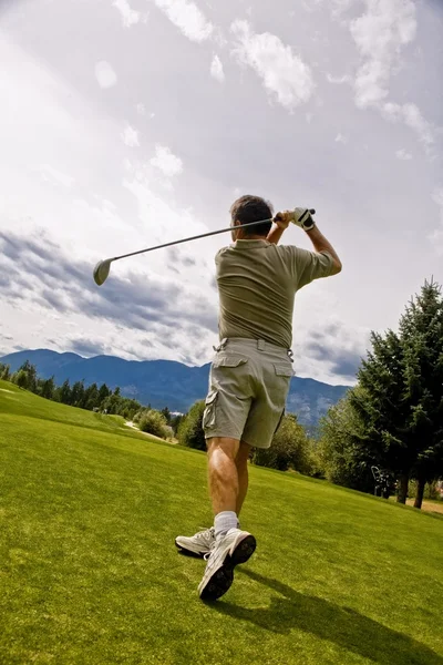 Po drodze na strzał golfisty — Zdjęcie stockowe