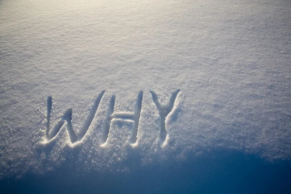 Почему написано в снегу — стоковое фото