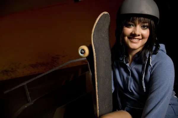 Woman Holding Skateboard — Stock Photo, Image