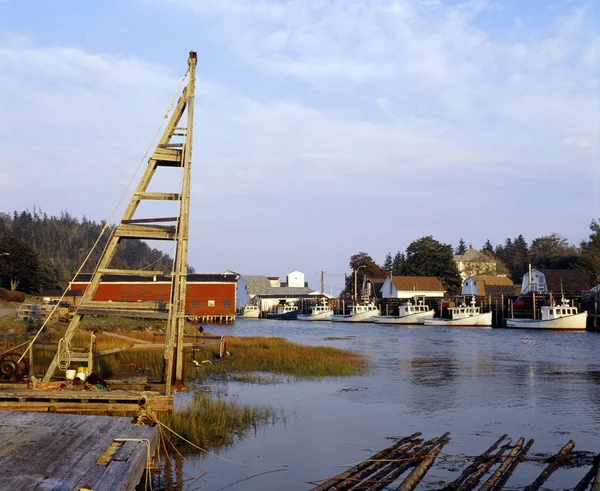 Fiskebåtarna i hamnen — 图库照片