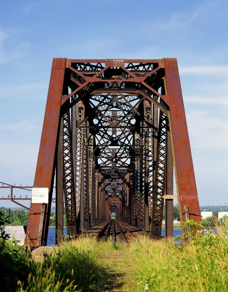 Opuštěné železniční most — Stock fotografie