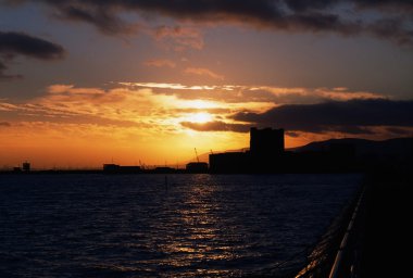 kale ve liman, günbatımı, carrickfergus, co antrim, İngiltere