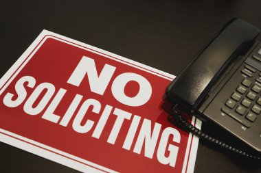 soliciting hiçbir işareti ile bir telefon