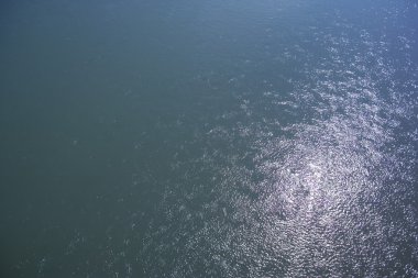 Deniz yüksek açı görünümü