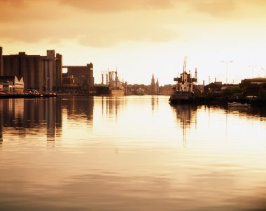 River lee ve rıhtım, cork city, İngiltere