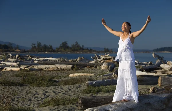 Woman Praying At The Beach — Stock Photo, Image