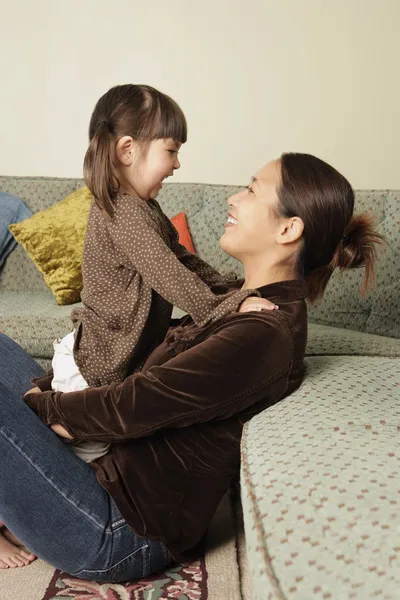 Madre e hija —  Fotos de Stock