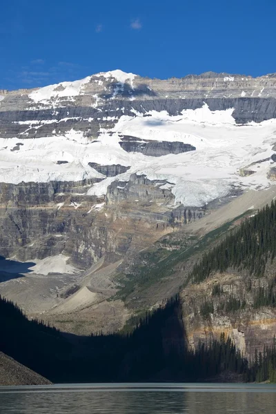 Παγετώνας και λίμνη, εθνικό πάρκο banff, Αλμπέρτα, Καναδάς — Φωτογραφία Αρχείου