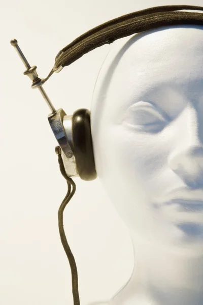 Mannequin Wearing Headphones — Stock Photo, Image