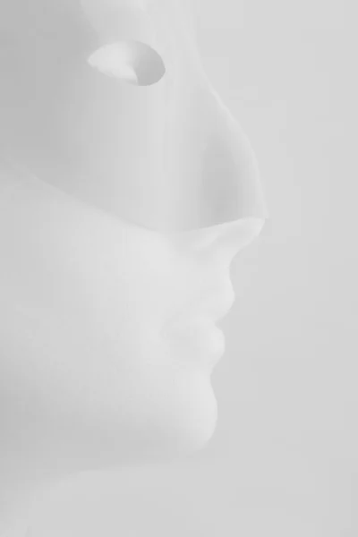 Profil bild av dockan med mask — Stockfoto