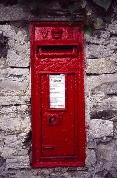 Kraliçe victoria posta kutusu, dore, sheffield, İngiltere — Stok fotoğraf