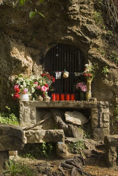 Heiligdom aan de zijkant van een berg doorgeeft, Andalusië, Spanje — Stockfoto