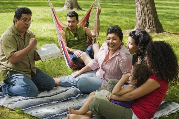 Familienbibelstudie — Stockfoto