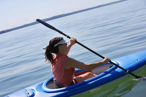 Woman Kayaking — Stock Photo, Image