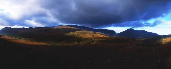 Pekný mezera, pohoří macgillycuddy's zavání, co kerry, Irsko — Stock fotografie
