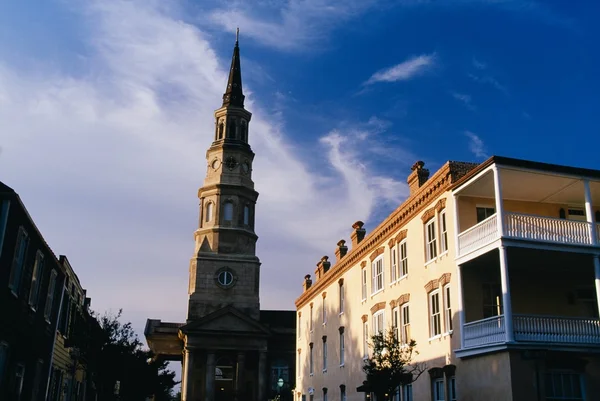 Huguenot kostel a historické budovy, charleston, Jižní Karolína, usa — Stock fotografie
