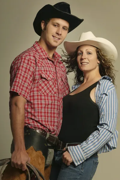 Par bär västerländska kläder — Stockfoto