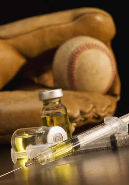 Baseball Glove With Syringes And Vials — Stock Photo, Image