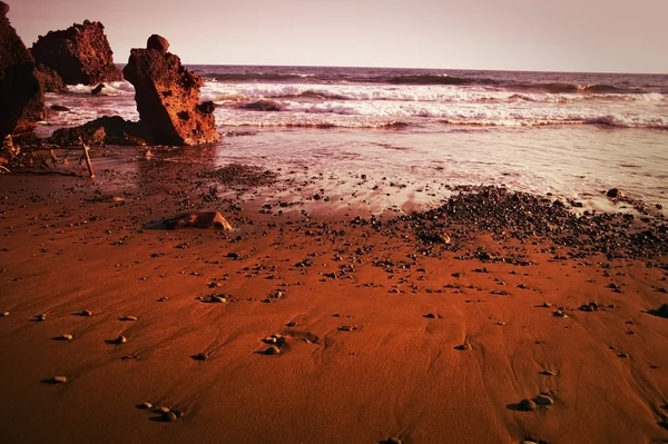 Praia rochosa — Fotografia de Stock