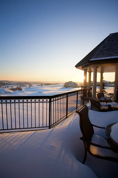 Sneeuw overdekte balkon — Stockfoto