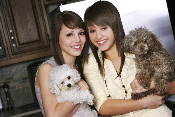 Sisters With Puppies — Stock Photo, Image