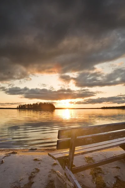 A Bench Overlooking Astotin Lake At Elk Island National Park, Alberta, Canada — Stock Image A Bench Overlooking Astotin Lake At Elk Island National Park, Alberta, Canada Stock Picture