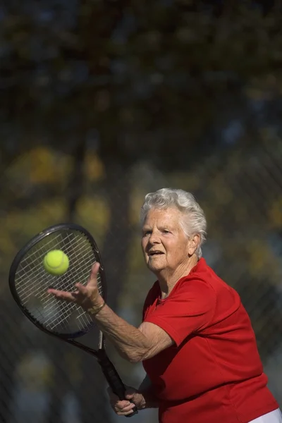 Woman Playing Tennis — Stock Photo, Image