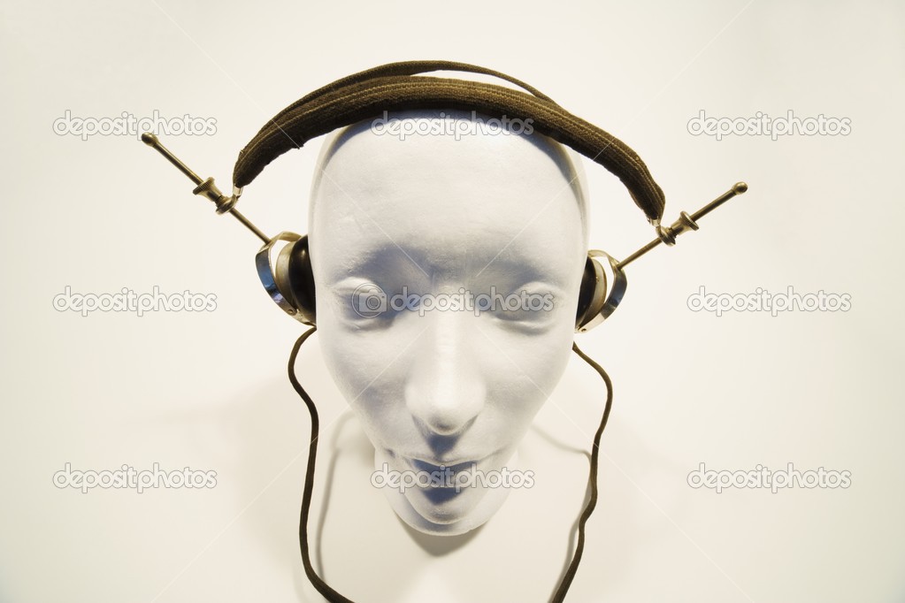 Mannequin Head With Headphones