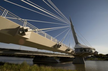 Yaya köprüsü, Esplanade Riel, Winnipeg, Manitoba, Kanada
