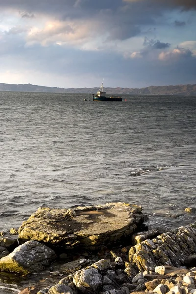 Boat In The Water, Loch Sunart, Scozia — Foto Stock
