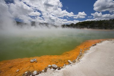 Şampanya havuzu jeotermal sitesinde, wai-o-tapu termal wonderland üzerinde north Island, Yeni Zelanda