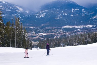 iki kayakçı, whistler, british columbia, Kanada