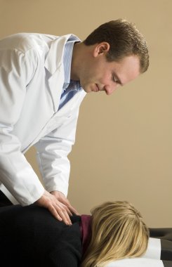 chiropractor onun hasta ile