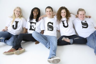 beş çocuk t-shirt ile İsa'nın yazım