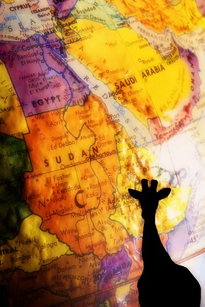 Жираф Силуэт на карте — стоковое фото