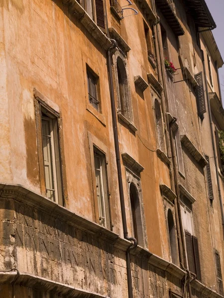 Verweerde gebouwen, rome, Italië — Stockfoto