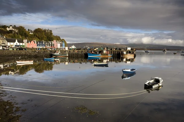 Puerto pesquero, Tobermory, Isla de Mull, Escocia —  Fotos de Stock