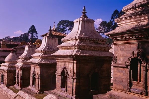 Rij van chaityas, Pashupatinath Crematie, Nepal, nepal — Stockfoto