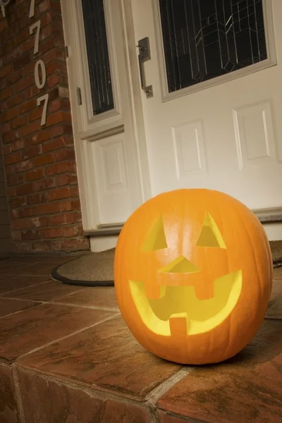 Pumpkin Sitting On Door Step — Stock Photo, Image