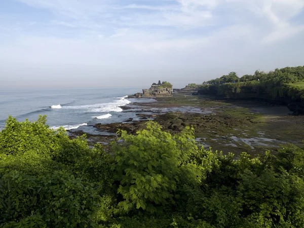 Bali, Endonezya. Tanah çok deniz Tapınak — Stok fotoğraf