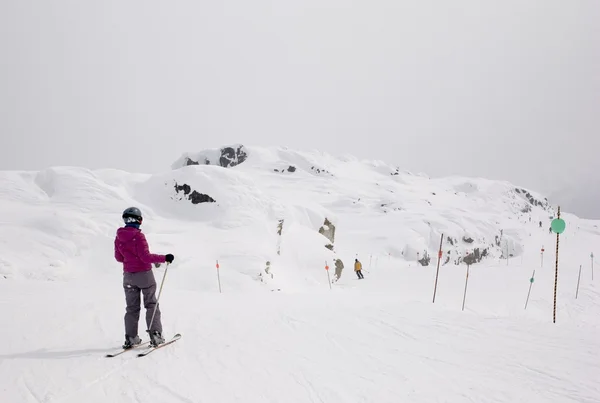加拿大不列颠哥伦比亚省惠斯勒滑雪者， — 图库照片