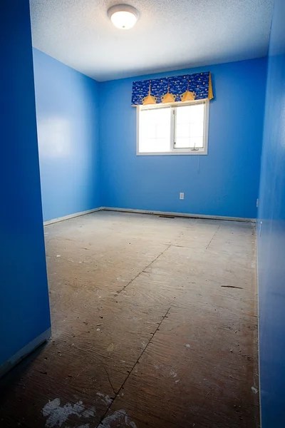 Dormitorio vacío en proceso de renovación — Foto de Stock