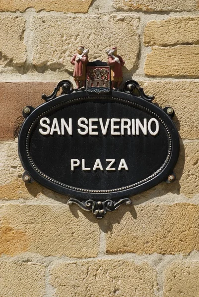 Balmaseda, Vizcaya, Espanha. Placa na parede exterior da Igreja de San Severino — Fotografia de Stock