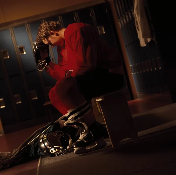 A Hockey Player In A Locker Room — Stock Photo, Image