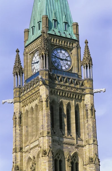 Klocktornet i centrum blocket kanadensiska parlamentets byggnad, ottawa, ontario, Kanada — Stockfoto