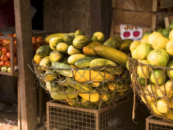 Producera i korgar, kerala, Indien — Stockfoto