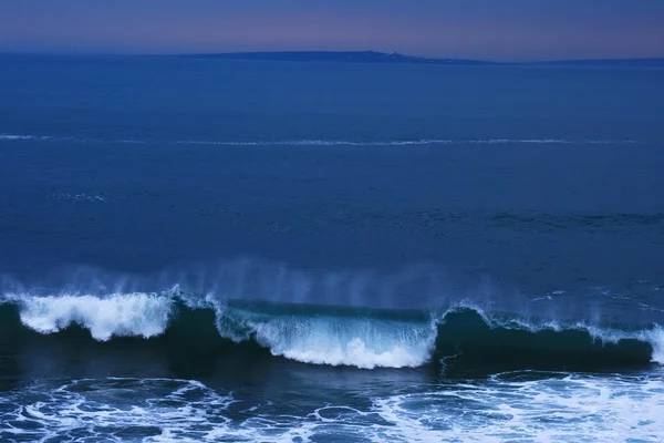 Burren kust met Inis Oírr, Ierland — Stockfoto